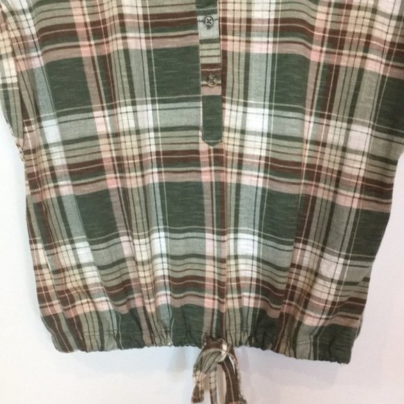 NWT Almost famous women’s checkered plaid short sleeve crop shirt size XL - Picture 3 of 4